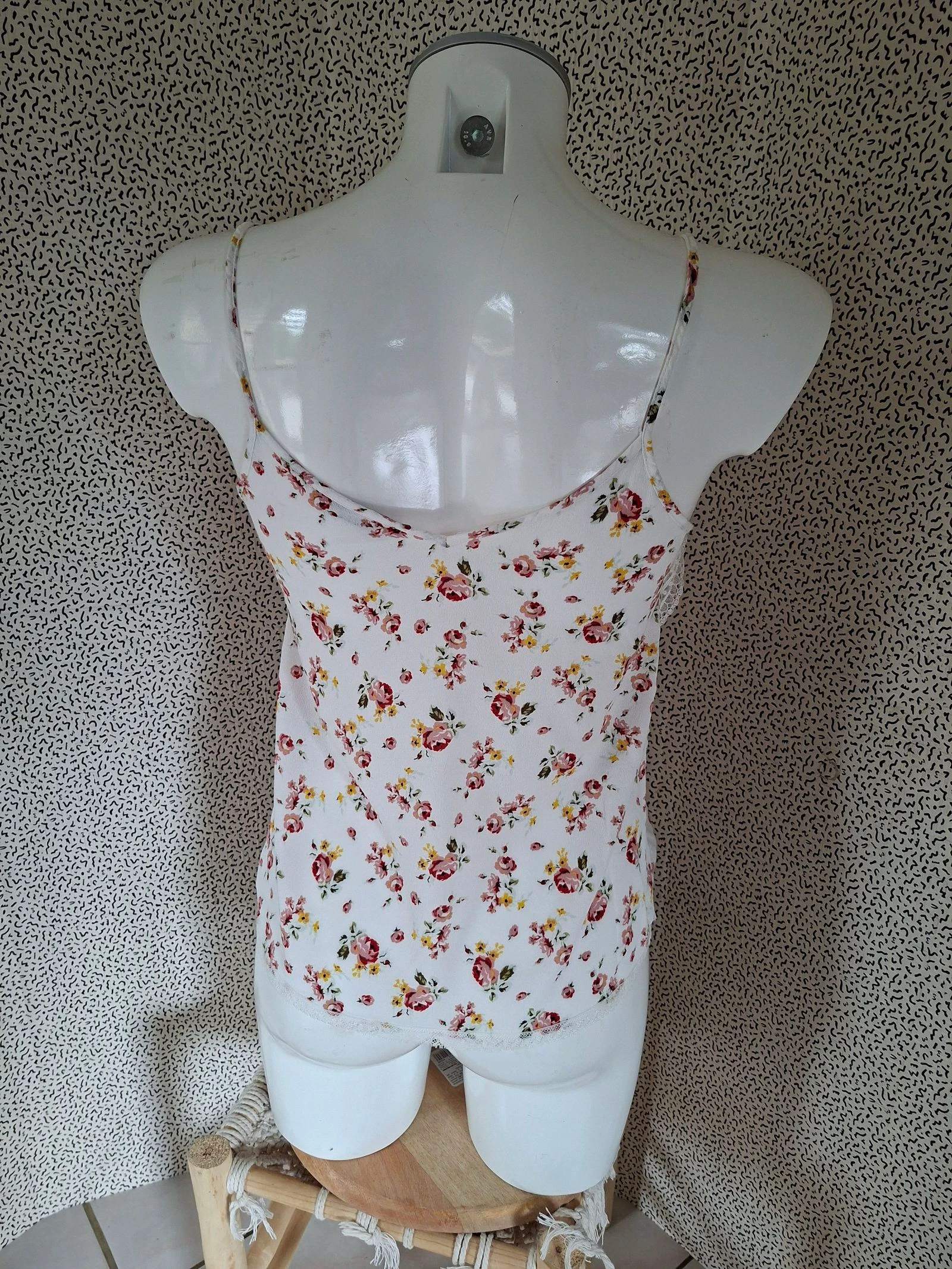 Débardeur caraco Stradivarius XS blanc fleuri dentelle fines bretelles bohème romantique – photo 4